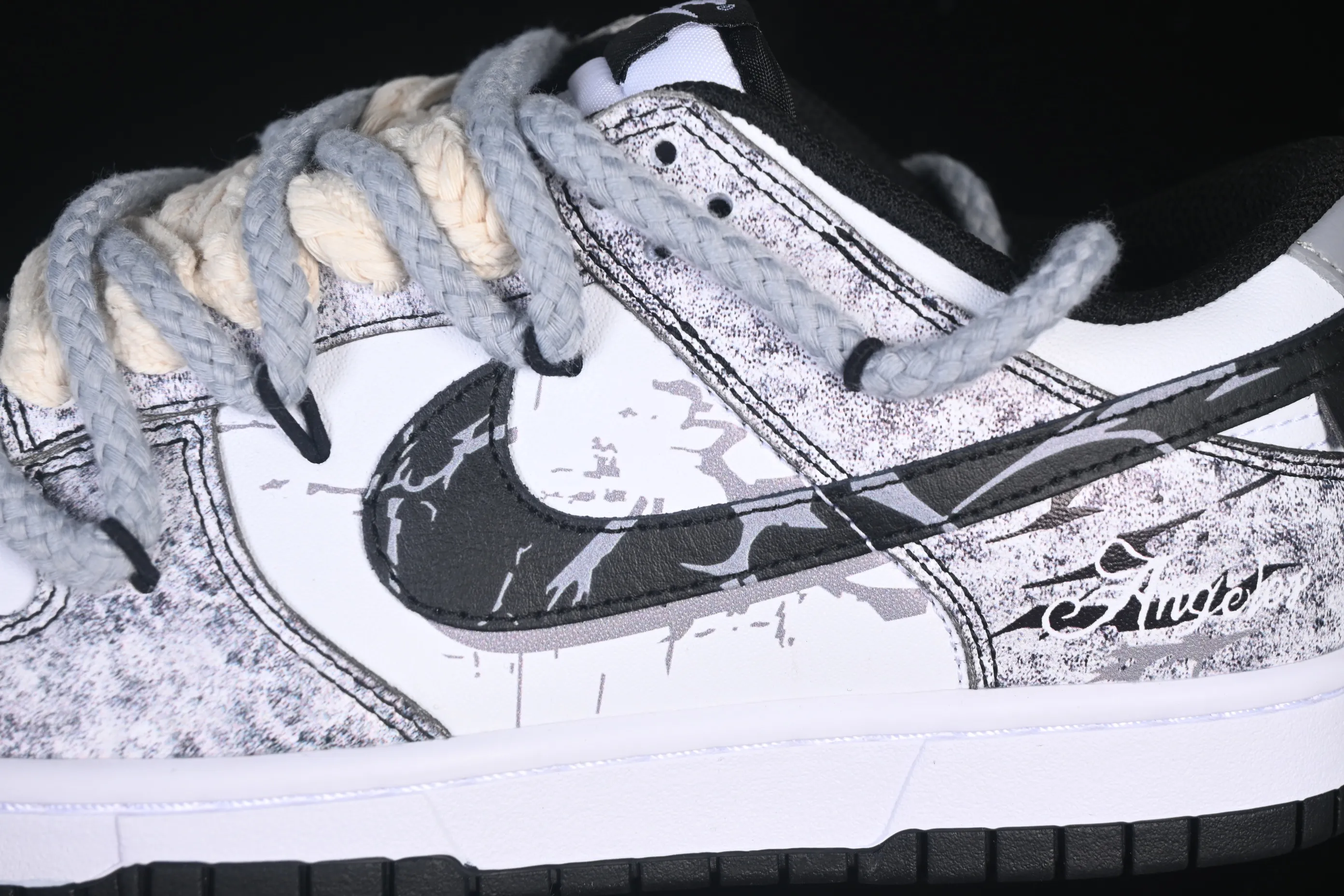 All categories Nk SB Dunk Series Nk SB Dunk Low High-end customized low-top sneakers Nike SB Dunk Low strap customization low-top casual sneakers DD1391-100